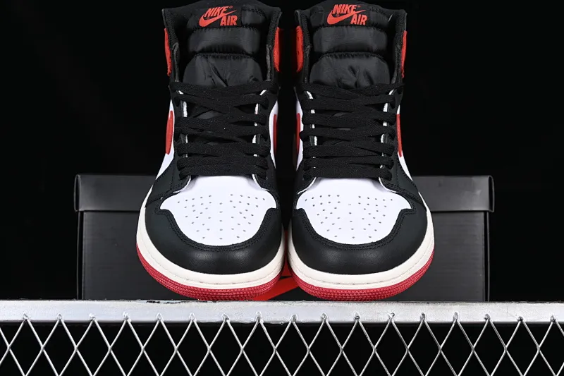 All Categories Air Jordan Jordan Series Basketball Shoes Air Jordan 1 High Air Jordan 1 Retro High OG Black and White Red Toe Six Crown Poker Basketball Shoes 555088-112